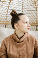 Load image into Gallery viewer, Minimalist 18 kt Gold Plated Drop Curtain Earrings