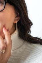Load image into Gallery viewer, Delicate U-shaped 18 kt Gold Plated Hoop Earrings
