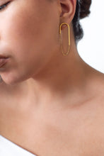 Load image into Gallery viewer, Gorgeous Oval Chain 18kt Gold Plated Earrings

