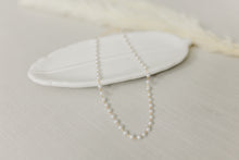 Load image into Gallery viewer, Dainty Faux Pearl Necklace
