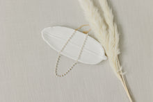 Load image into Gallery viewer, Dainty Faux Pearl Necklace
