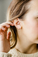 Load image into Gallery viewer, Minimalist Gold Drop Curtain Earrings
